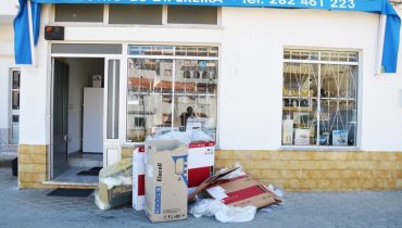 Resíduos recicláveis por recolher em Ferragudo 2