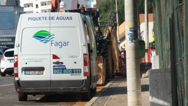 Trabalhos de reparação de uma das roturas secundárias
