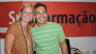 Sarah Bollinger e Paulo Gefites Franco|Sarah Bollinger na RUA FM|Sarah Bollinger|Sarah Bollinger a cantar com os Low Tech Groove no Barti Café