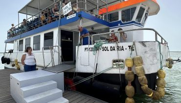 Sol Da Ria . barco . Foto. Facebook Carlos Baia|bilhetes.barco.barcos.ilhas.olhão...MC|bilhetes.barco.barcos.ilhas.olhão. MC|bilhetes.barco.barcos.ilhas.olhão.MC|Bilhetes.barcos.ilhas.faro. MC|Barcos.faro.ilhas.MC|bilheteira.barcos.Faro.ilhas.MC|Cais.Faro.barcos.ilhas.MC|Sol da Ria. novo barco. ilha. farol. culatra. faro. MC|Sol Da Ria . barco.Foto. Facebook Carlos Baia