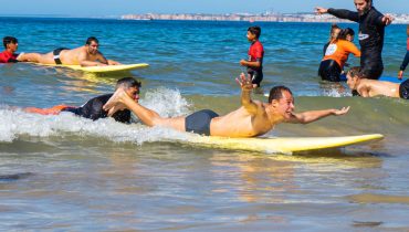 Surf adaptado na Praia da Rocha 3|Surf adaptado na Praia da Rocha 2|Surf adaptado na Praia da Rocha 1