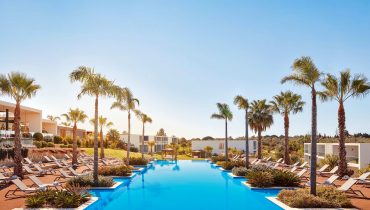 Tivoli_Alvor_Algarve_Resort_Adults Pool_View_2|Tivoli_Alvor_Algarve_Resort_Guest_Room_Premium_Family_Two_Bedroom|Tivoli_Alvor_Algarve_Resort_Restaurant_Essenze