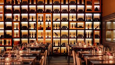 Tivoli_Marina_Vilamoura_Property_Amenity_Peppers_Steakhouse_Wine_Display-3000x1914