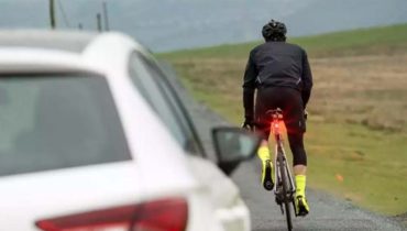 ciclista na estrada