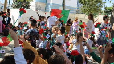 cravos nas escolas da UFreguesias Lagoa e Carvoeiro (10) (Medium)|cravos nas escolas da UFreguesias Lagoa e Carvoeiro (1) (Medium)|cravos nas escolas da UFreguesias Lagoa e Carvoeiro (2) (Medium)|cravos nas escolas da UFreguesias Lagoa e Carvoeiro (3) (Medium)|cravos nas escolas da UFreguesias Lagoa e Carvoeiro (4) (Medium)|cravos nas escolas da UFreguesias Lagoa e Carvoeiro (5) (Medium)|cravos nas escolas da UFreguesias Lagoa e Carvoeiro (6) (Medium)|cravos nas escolas da UFreguesias Lagoa e Carvoeiro (7) (Medium)|cravos nas escolas da UFreguesias Lagoa e Carvoeiro (8) (Medium)|cravos nas escolas da UFreguesias Lagoa e Carvoeiro (9) (Medium)|cravos nas escolas da UFreguesias Lagoa e Carvoeiro (11) (Medium)|cravos nas escolas da UFreguesias Lagoa e Carvoeiro (12) (Medium)|cravos nas escolas da UFreguesias Lagoa e Carvoeiro (13) (Medium)|cravos nas escolas da UFreguesias Lagoa e Carvoeiro (14) (Medium)