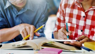 escolas alunos jovens