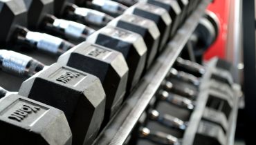 Ginásio-fitness-pesos-halteres