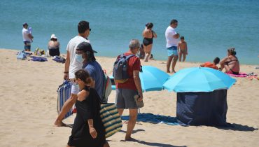mascaras na praia_covid_er_01
