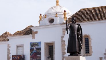 museu municipal de faro cidade velha vila adentro estatua 4