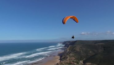parapente na praia da cordoama