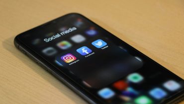 redes sociais - facebook - instagram -unsplash
