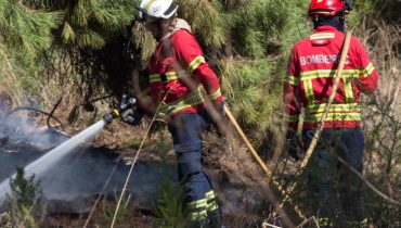 rescaldo_incendio__sapadores_de_faro_bombeiros_helicoptro_fl-10