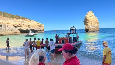 resgate na praia do carvalho_1|transporte em ferragudo