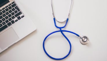 estetoscopio medicos computador saúde