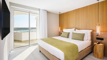 suite-deluxe-2-bedrooms (8)|suite-deluxe-2-bedrooms (1)|suite-deluxe-2-bedrooms (2)|suite-deluxe-2-bedrooms (3)|suite-deluxe-2-bedrooms (6)|suite-deluxe-2-bedrooms (7)|suite-deluxe-vista-ria-formosa (1)|suite-deluxe-vista-ria-formosa (2)|suite-deluxe-vista-ria-formosa (7)